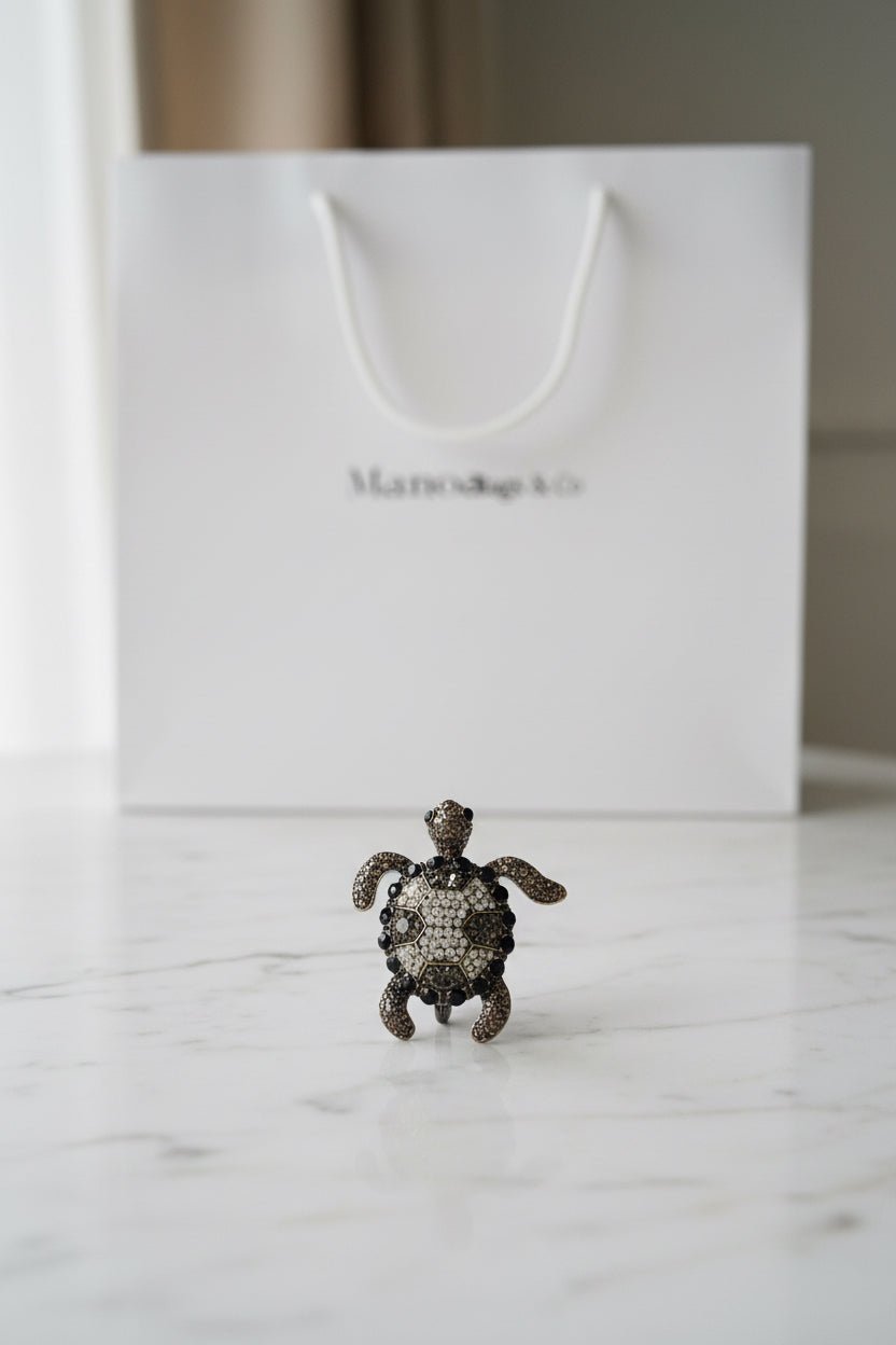 Manoa Bags – Spilla Tartaruga – Accessorio Moda - Manoa Bags & Co